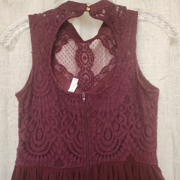 XHILARATION Burgandy Red Fit Flare Halter Sleeveless Lace Dress Size S - Picture 4 of 9